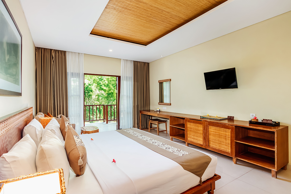 Deluxe-Double-Bed-Radha-Phala-Resort-Ubud-Bali-2
